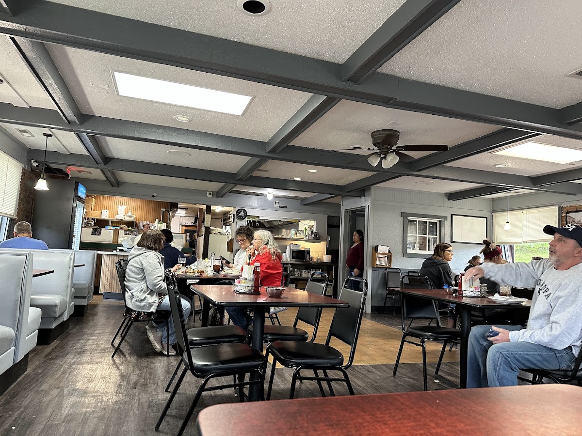 Sigourney Cafe